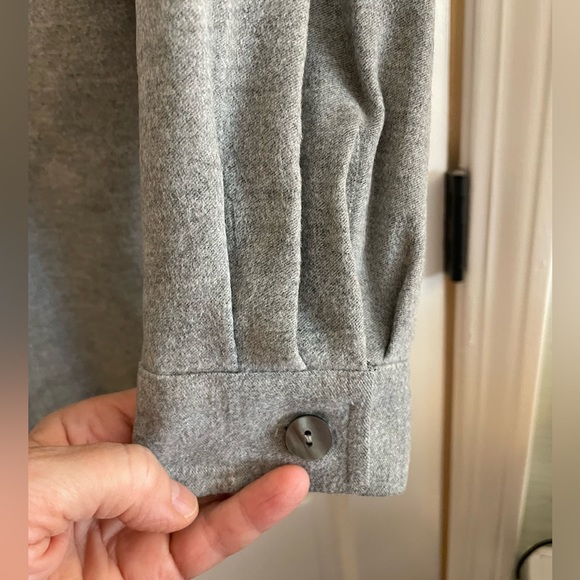 Vintage Talbot soft grey, light pant jacket. 70% viscose rayon 30% polyester. - Picture 4 of 9